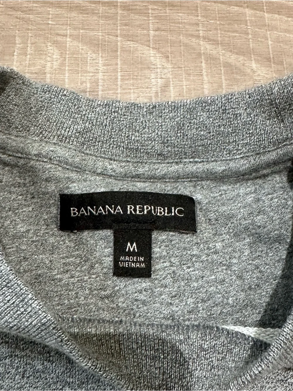 Banana Republic Men’s Gray Crewneck Sweatshirt